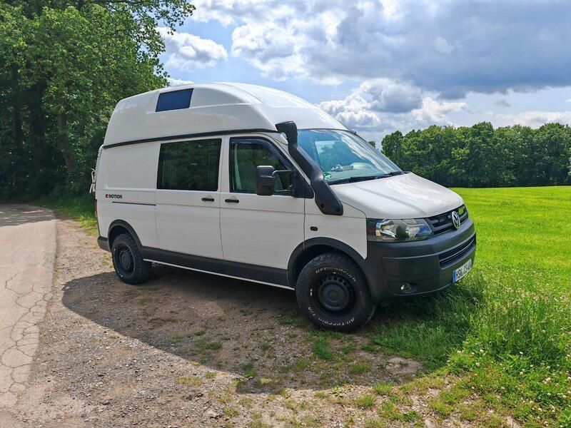 Weiß Gebraucht 2015 VW T5 Van | 57.500 € - Bild 1/4