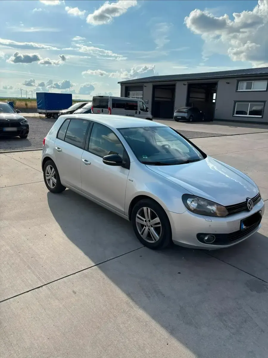 Gebraucht VW Golf VII Match 105 PS (77 kW) 2012 Silber Limousine