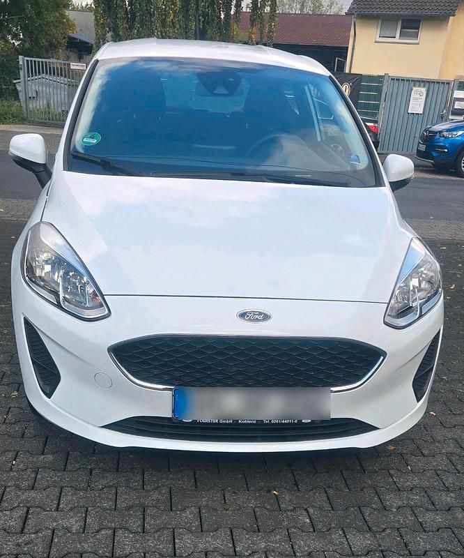 Weiß Gebraucht 2019 Ford Fiesta Limousine | 6.999 € - Bild 1/4