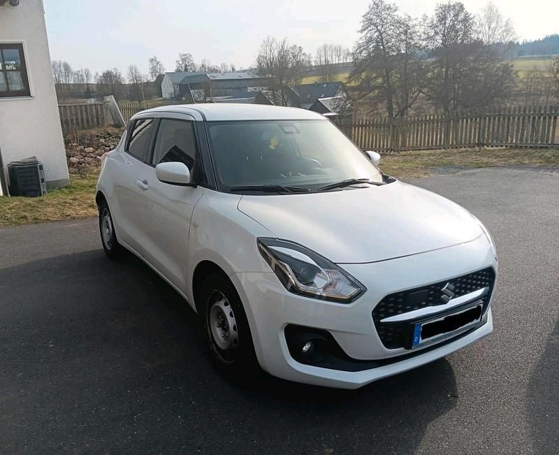 Gebraucht Suzuki Swift 82 PS (60 kW) 2022 Weiß Kleinwagen