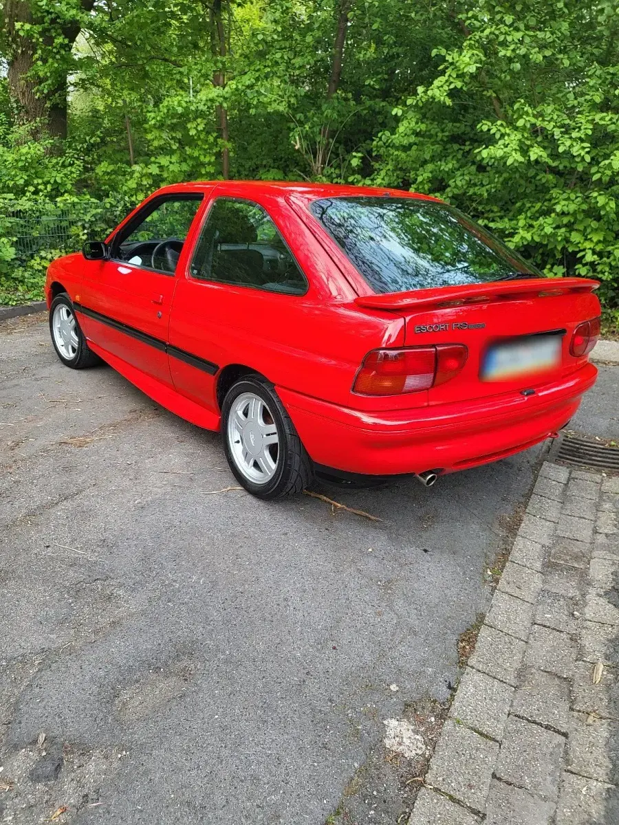 Używany Ford Escort RS 150 KM (110 kW) 1993 Czerwony Coupe