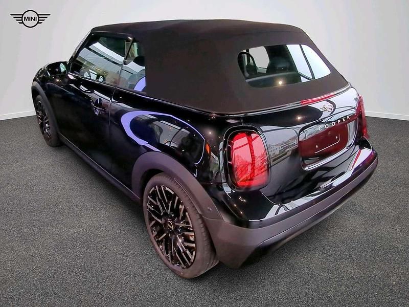 Gebraucht Mini Cooper Cabriolet Favoured 163 PS (119 kW) 2024 Schwarz Cabrio