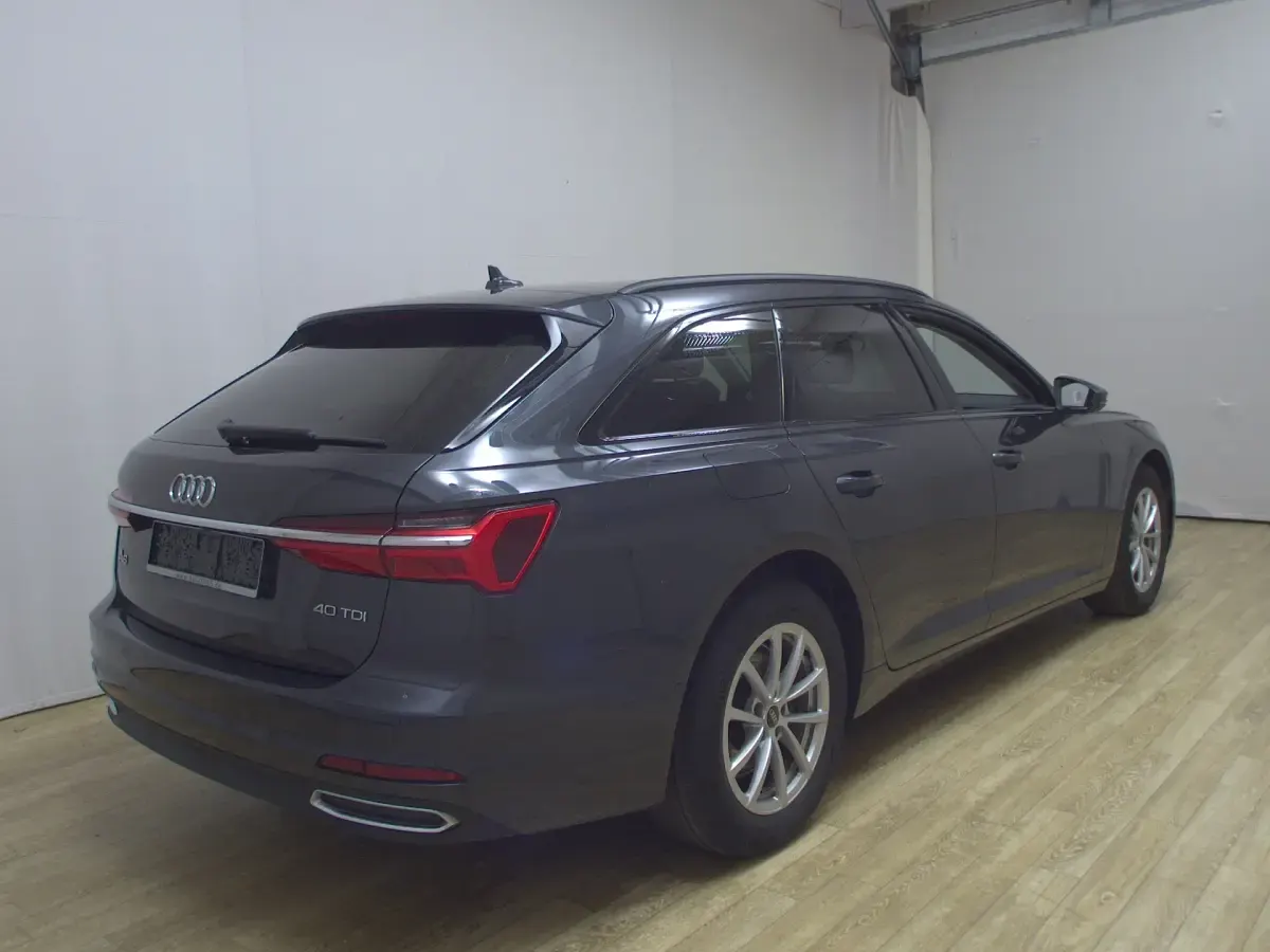 Gebraucht Audi A6 Ambiente 204 PS (150 kW) 2022 Schwarz Kombi