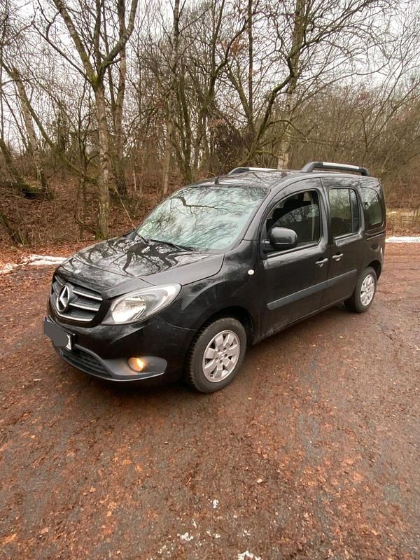 Schwarz Gebraucht 2014 Mercedes Citan 109 Van / Kleinbus | 5.800 € (Fairer Preis) - Bild 1/4
