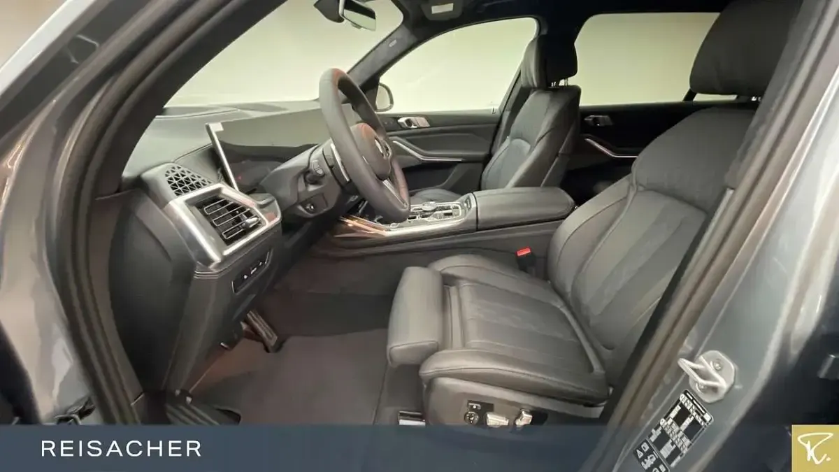 Neu BMW X7 Performance 352 PS (258 kW) 2026 Skyscraper grau metallic SUV