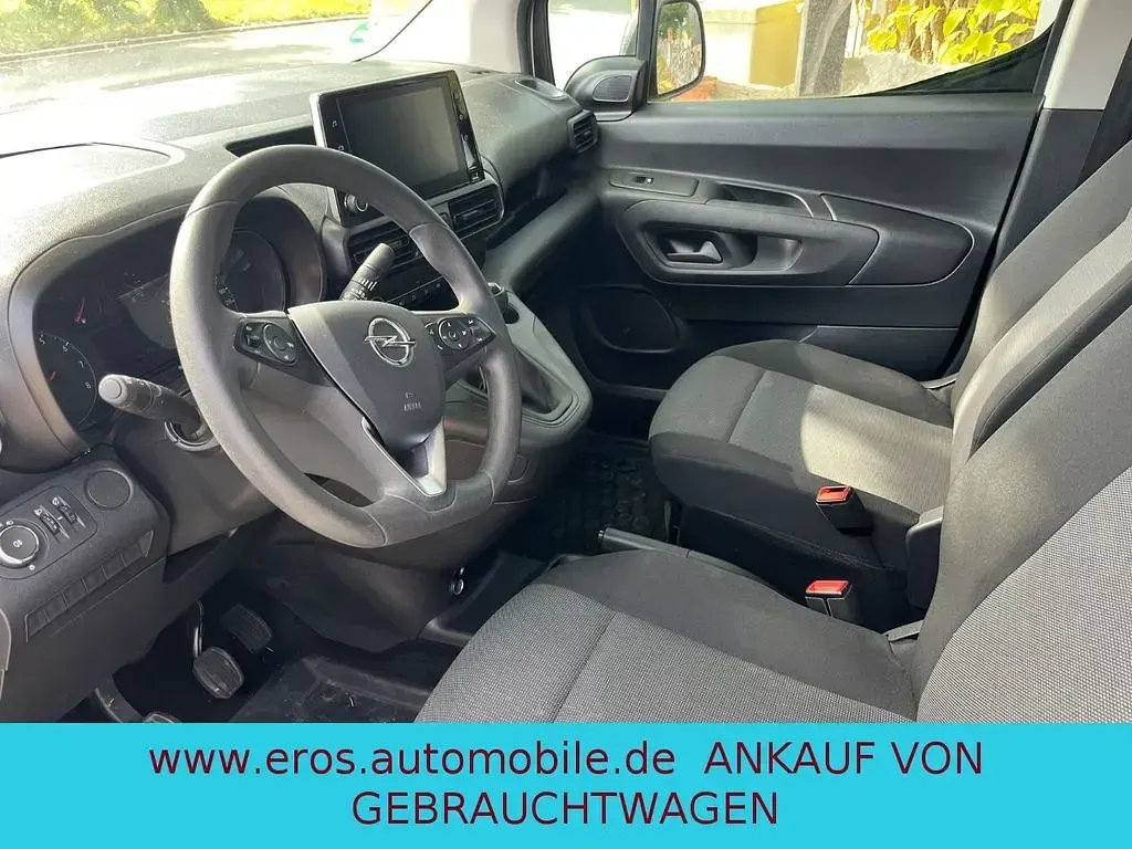 Używany Opel Combo Selection 102 KM (75 kW) 2020 Biały Minivan
