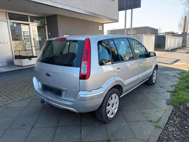 Gebraucht Ford Fusion 80 PS (58 kW) 2009 Grau Kleinwagen