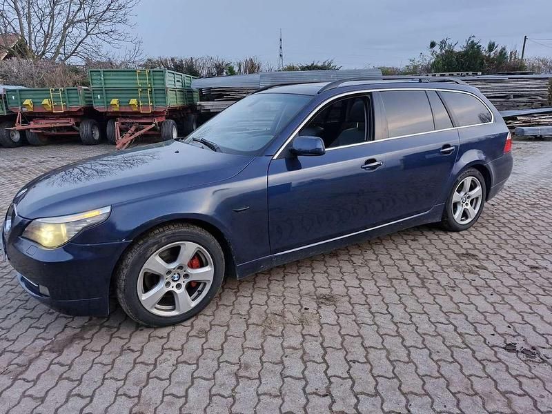 Gebraucht BMW 530 235 PS (172 kW) 2007 Blau Kombi