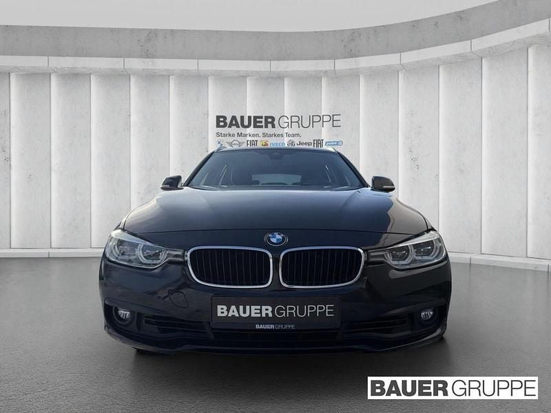 Gebraucht BMW 320 Advantage 184 PS (135 kW) 2018 Schwarz Kombi
