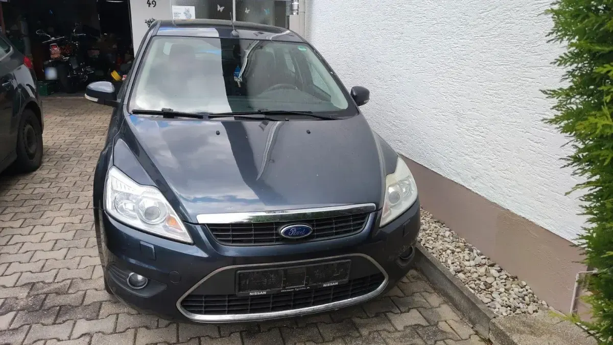 Gebraucht Ford Focus Style 109 PS (80 kW) 2010 Grau Limousine