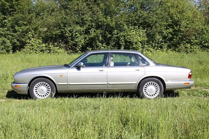 Gebraucht Jaguar XJ Executive 237 PS (174 kW) 1999 Silber metallic Limousine