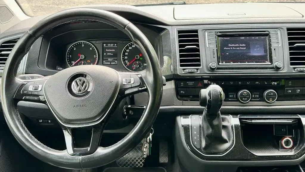 Używany VW T6 150 KM (110 kW) 2016 Czarny Van