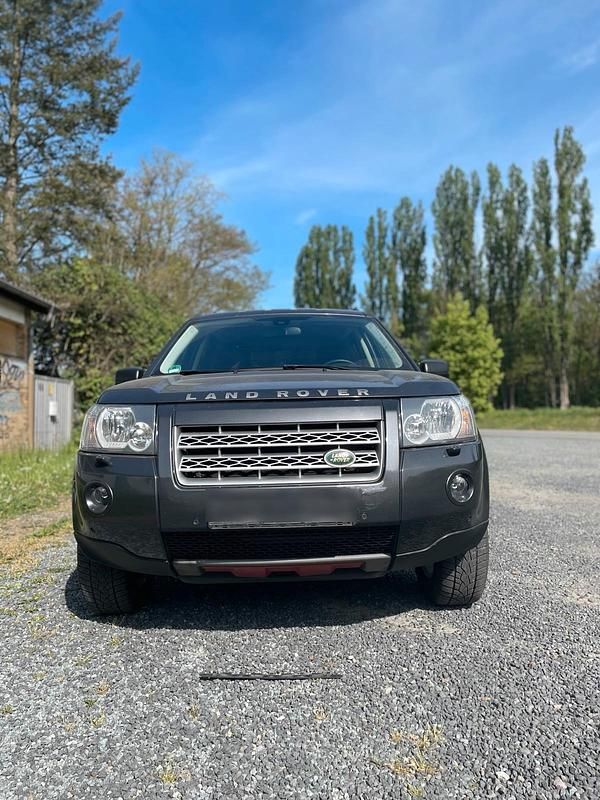 Grau Gebraucht 2010 Land Rover Freelander 2 SUV | 6.100 € (Fairer Preis) - Bild 1/4
