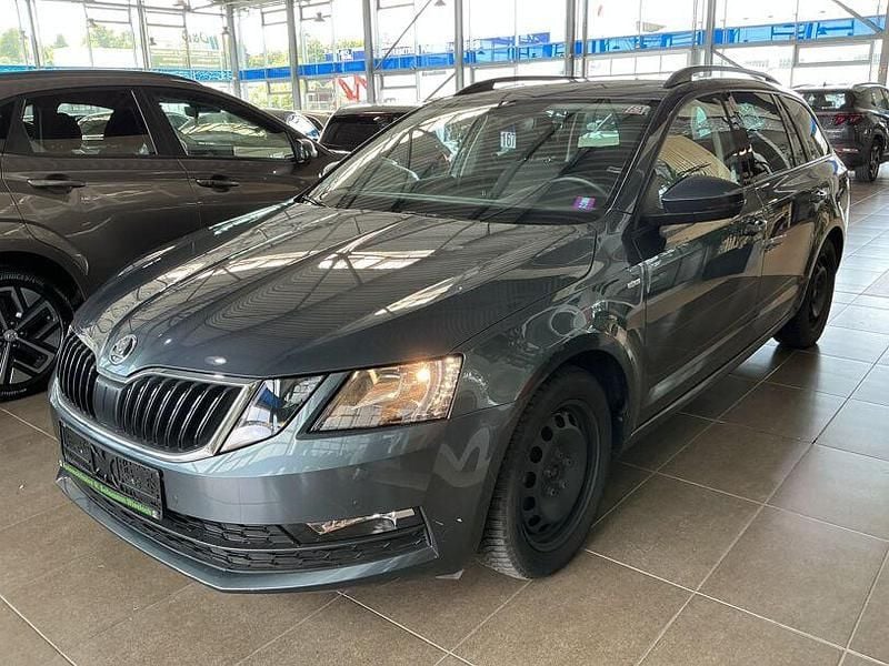 Grau quarzgrau metallic (metallic) Gebraucht 2020 Skoda Octavia Soleil Kombi | 16.500 € (Superpreis) - Bild 1/4