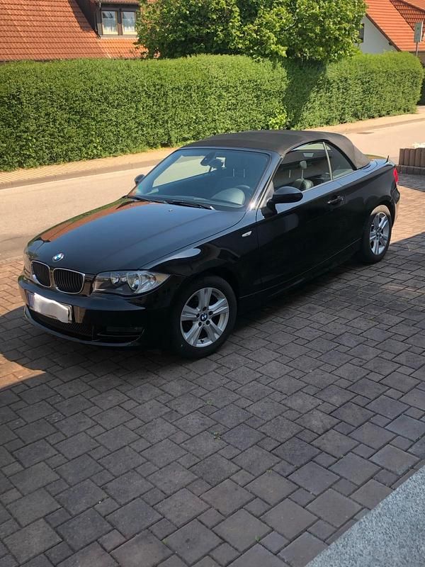 Gebraucht BMW 118 Cabriolet 143 PS (105 kW) 2010 Schwarz Cabrio