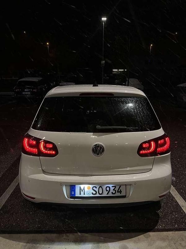 Gebraucht 2012 VW Golf VII Highline Limousine | 9.999 € (Teuer) - Bild 1/4