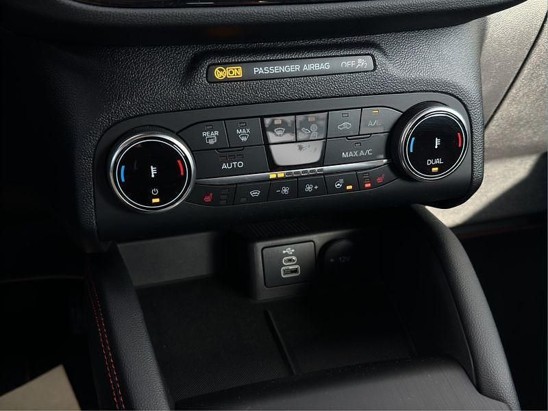 Gebraucht Ford Kuga ST-Line 120 PS (88 kW) 2023 Silber SUV