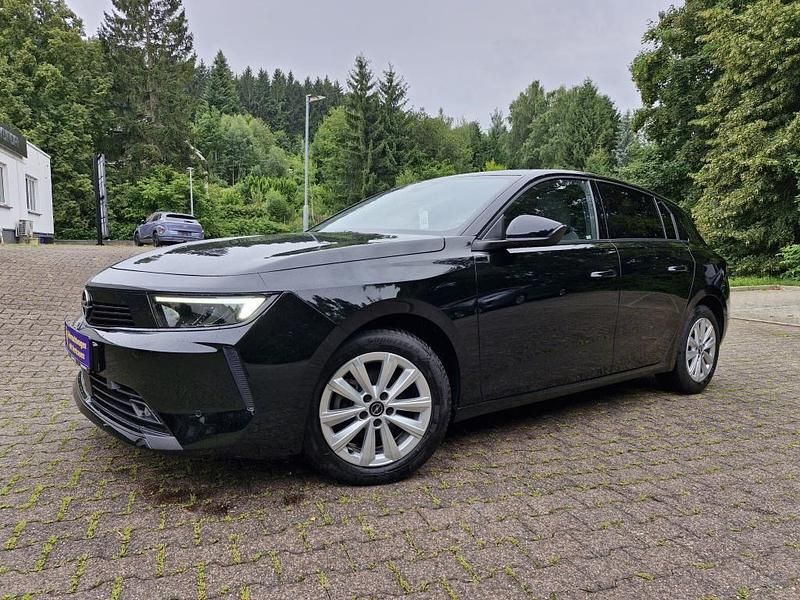 Gebraucht Opel Astra 131 PS (96 kW) 2023 Schwarz Limousine