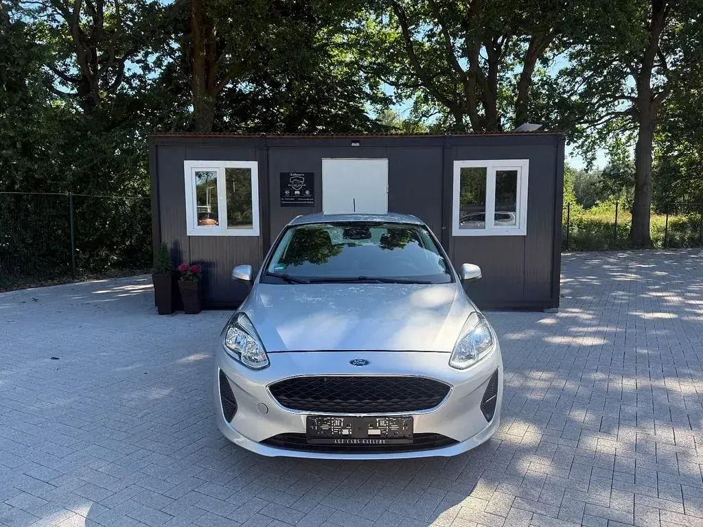Gebraucht Ford Fiesta Cool & Connect 71 PS (52 kW) 2018 Silber Kleinwagen