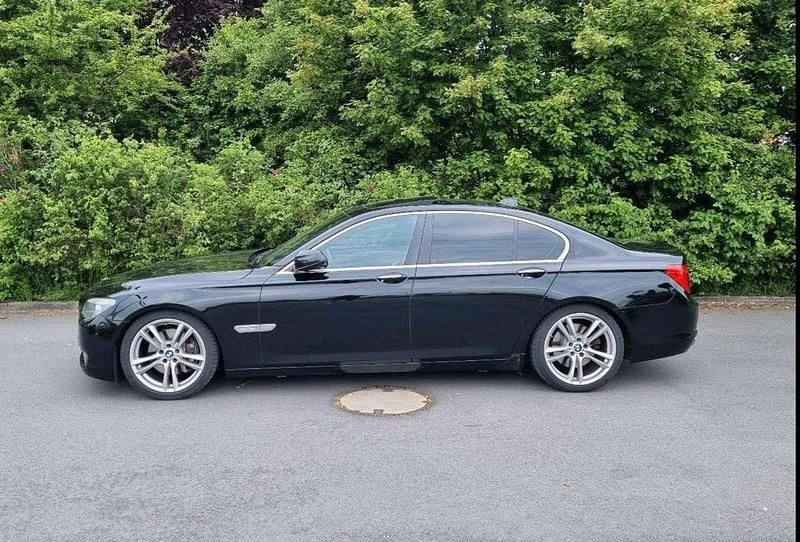 Second-hand BMW 740 306 CP (225 kW) 2012 Negru Berlinǎ