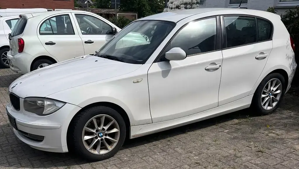 Używany BMW 116 122 KM (89 kW) 2008 Biały Hatchback
