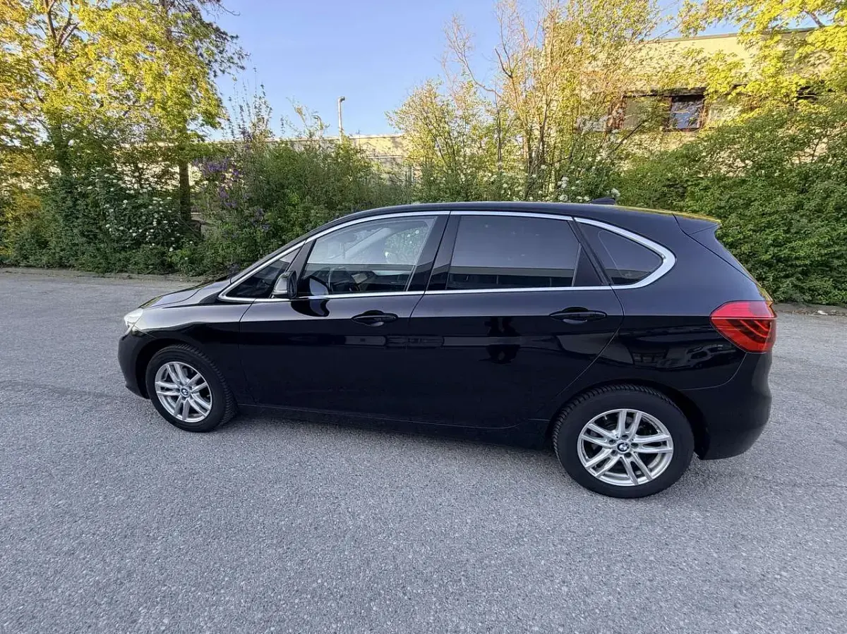 Używany BMW 218 150 KM (110 kW) 2016 Czarny Kombi