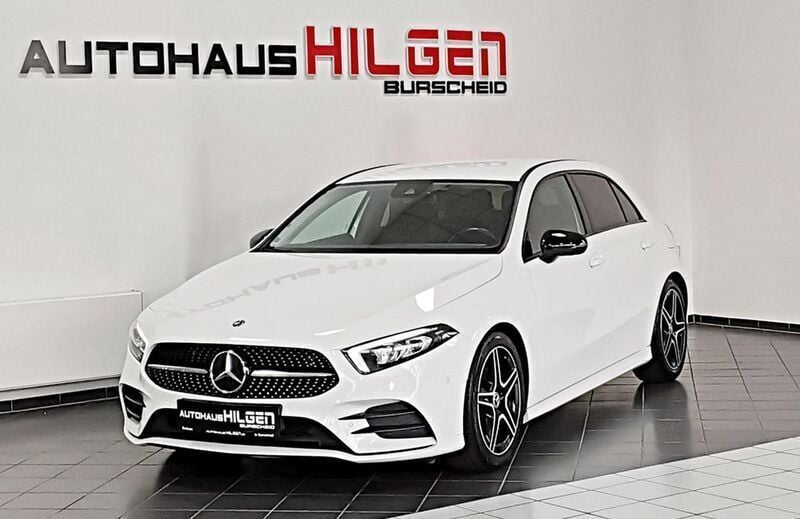Polarweiss unilack Gebraucht 2020 Mercedes A180 AMG Limousine | 22.950 € (Guter Preis) - Bild 1/4