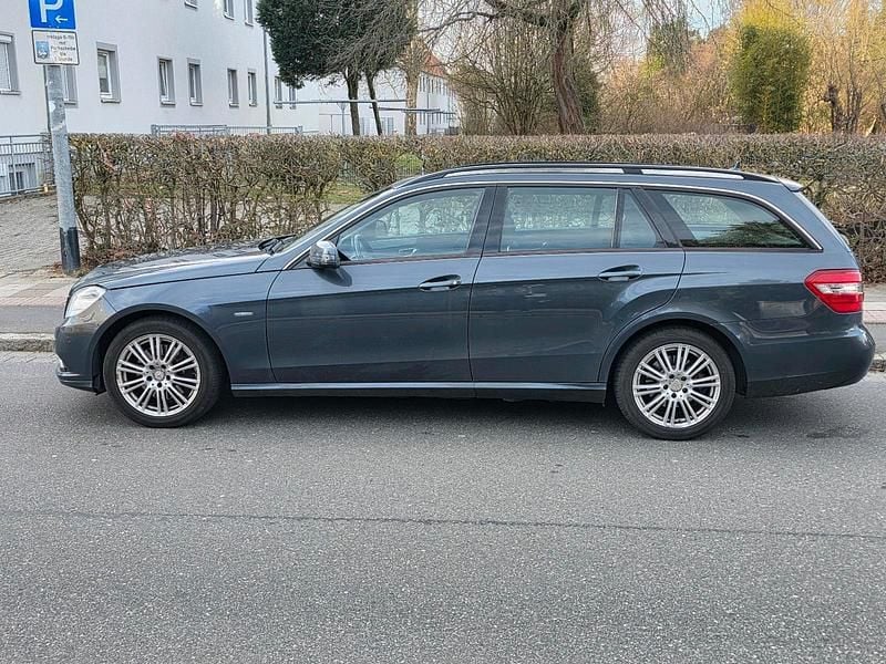 Gebraucht Mercedes E250 205 PS (150 kW) 2010 Limousine