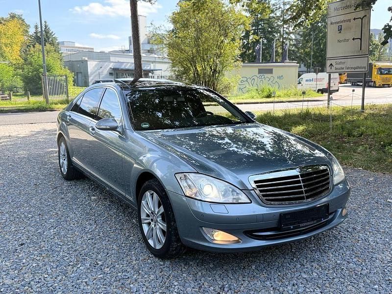 Grau Gebraucht 2008 Mercedes S420 Limousine | 9.999 € - Bild 1/4