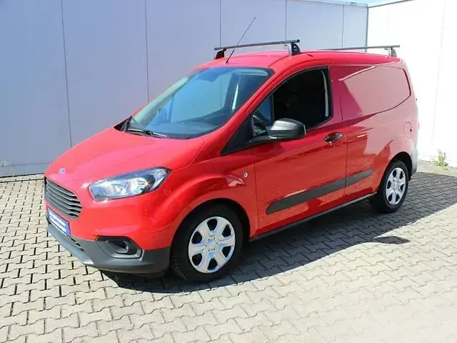 Gebraucht Ford Transit Trend 75 PS (55 kW) 2022 Rot Van