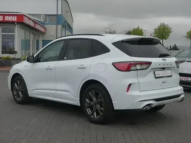 Gebraucht Ford Kuga ST-Line 150 PS (110 kW) 2022 Weiß SUV