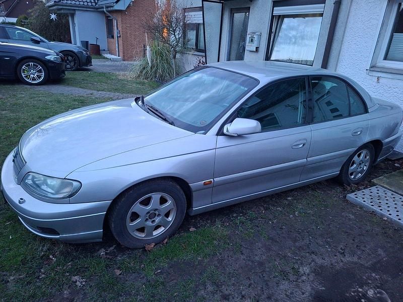 Gebraucht Opel Omega 144 PS (105 kW) 2000 Silber Limousine