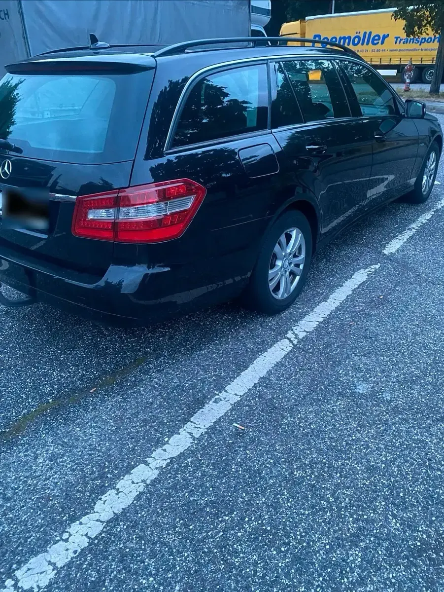 Gebraucht Mercedes E220 170 PS (125 kW) 2010 Schwarz Kombi