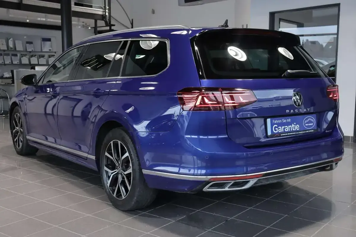 Usata VW Passat Business 200 CV (147 kW) 2020 Blu Station wagon