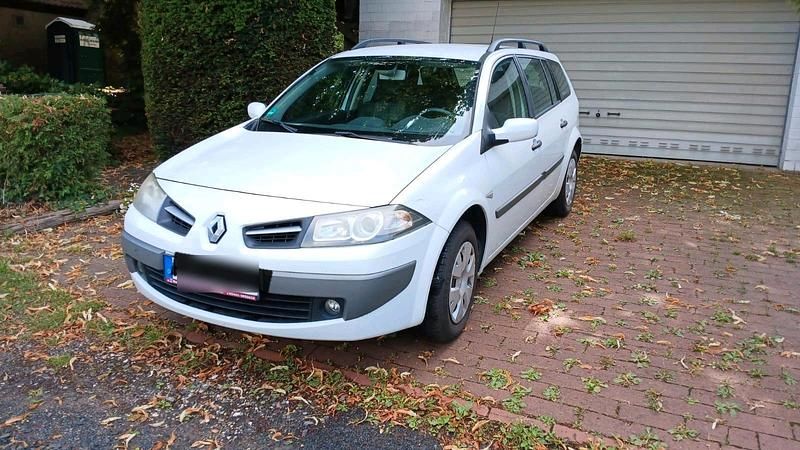 Weiß Gebraucht 2009 Renault Mégane GrandTour Avantage Kombi | 4.249 € (Fairer Preis) - Bild 1/4
