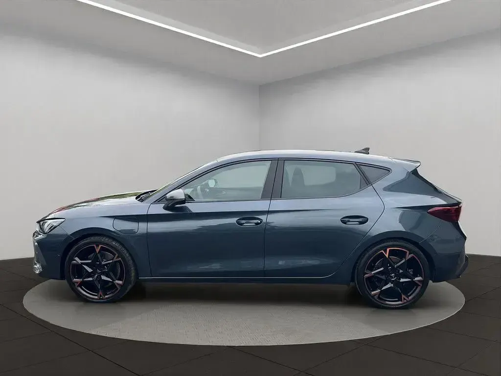Neu Cupra Leon VZ 272 PS (200 kW) 2025 Grau Limousine