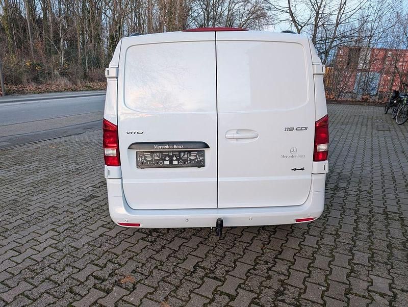 Gebraucht Mercedes Vito 190 PS (139 kW) 2019 Weiß Van
