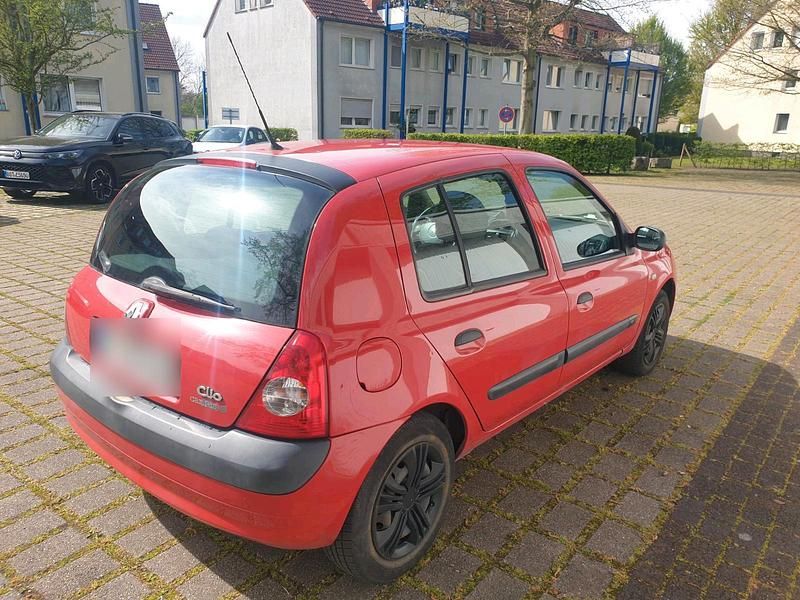 Gebraucht Renault Clio II 75 PS (55 kW) 2006 Rot Limousine