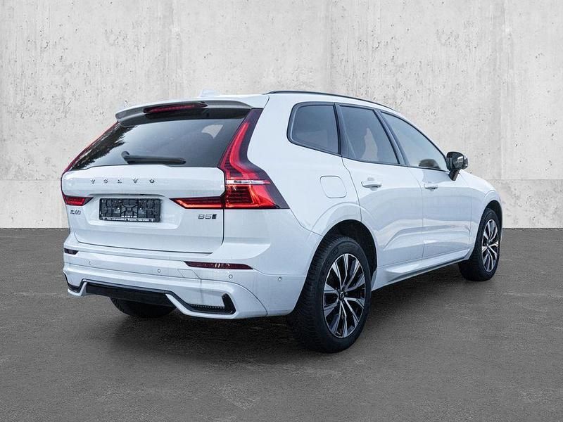 Gebraucht Volvo XC60 Plus 250 PS (183 kW) 2023 Weiss SUV