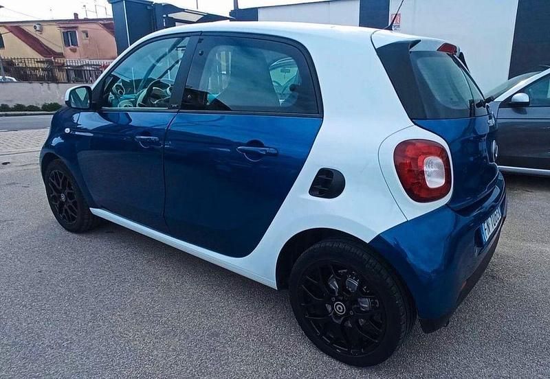 Gebraucht Smart ForFour Basis 71 PS (52 kW) 2015 Blau Kleinwagen