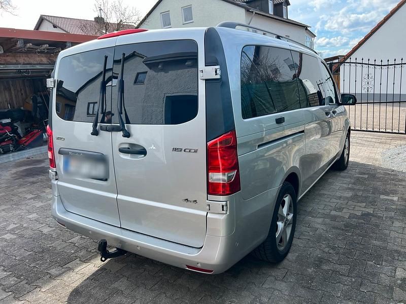 Gebraucht Mercedes Vito 190 PS (139 kW) 2019 Silber Van