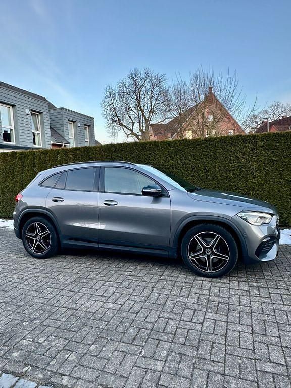Gebraucht Mercedes GLA200 AMG line 150 PS (110 kW) 2020 Grau SUV