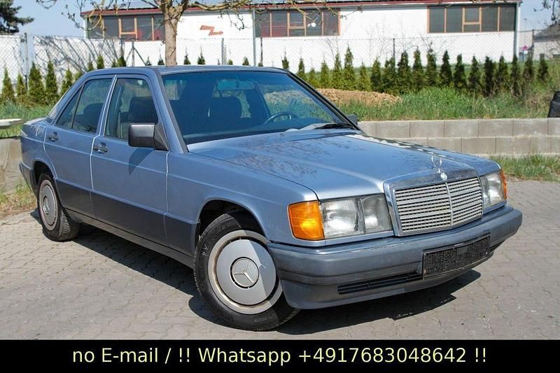 Blau Gebraucht 1990 Mercedes 190 Limousine | 1.790 € - Bild 1/4