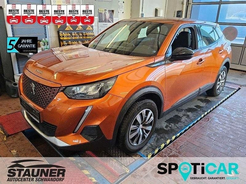 Orange Gebraucht 2023 Peugeot e-2008 Active SUV | 16.580 € (Superpreis) - Bild 1/4