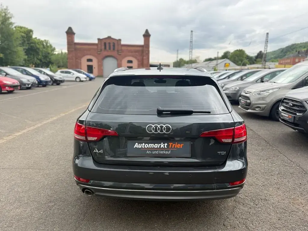Gebraucht Audi A4 Ambiente 150 PS (110 kW) 2017 Grau Kombi