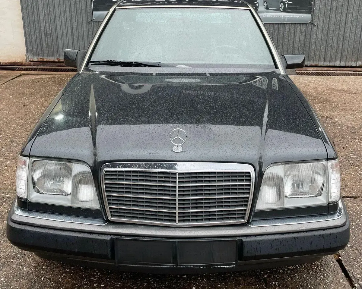 Usata Mercedes E400 279 CV (205 kW) 1994 Grigio Berlina