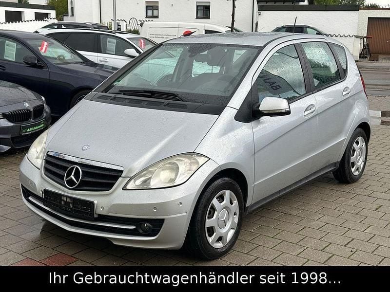 Silber Gebraucht 2009 Mercedes A180 Classic Limousine | 1.990 € (Fairer Preis) - Bild 1/4