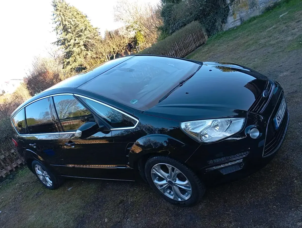 Gebraucht Ford S-MAX S 163 PS (119 kW) 2012 Schwarz Van / Kleinbus