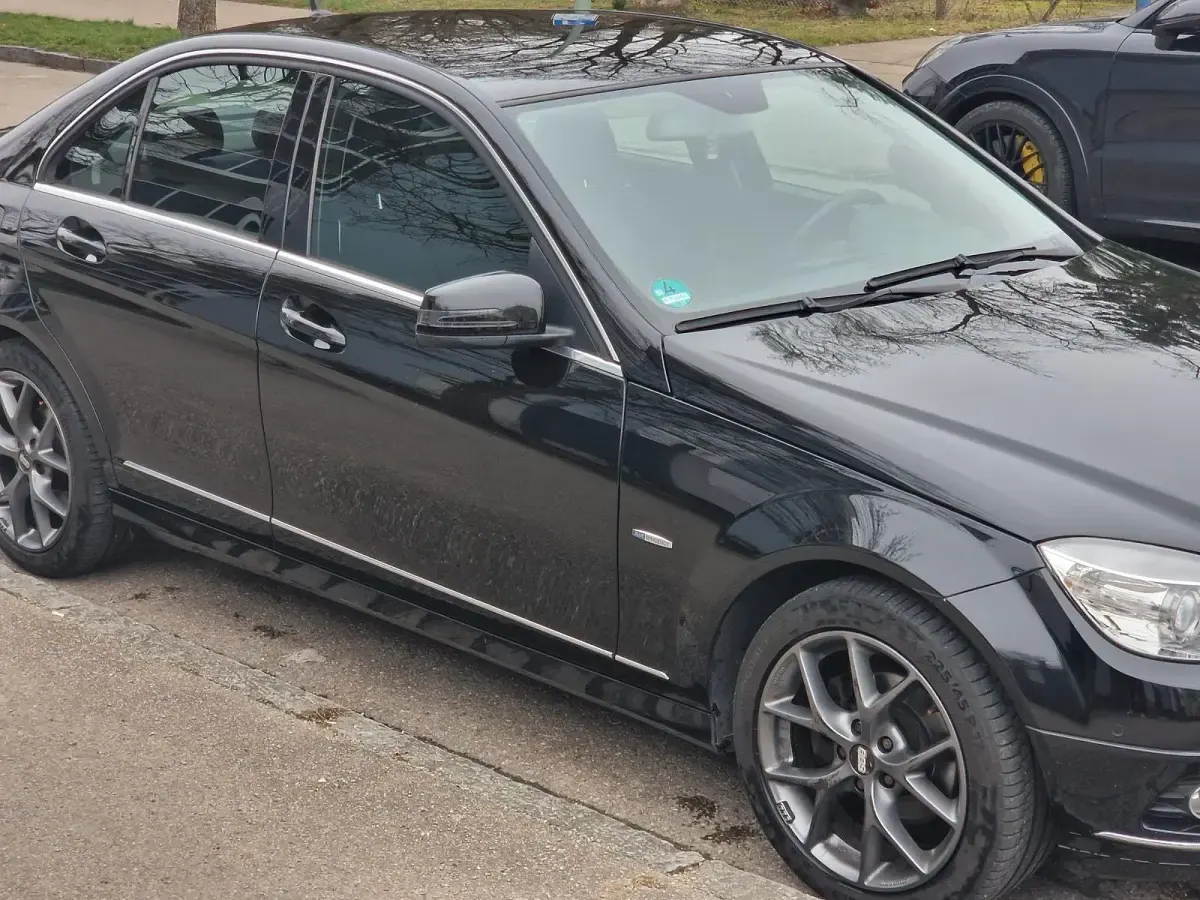 Gebraucht Mercedes C180 2010 Schwarz Limousine