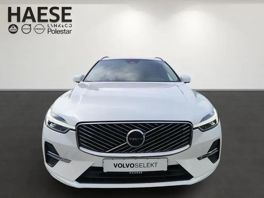 Gebraucht Volvo XC60 Core 250 PS (183 kW) 2025 Crystal white / metallic SUV